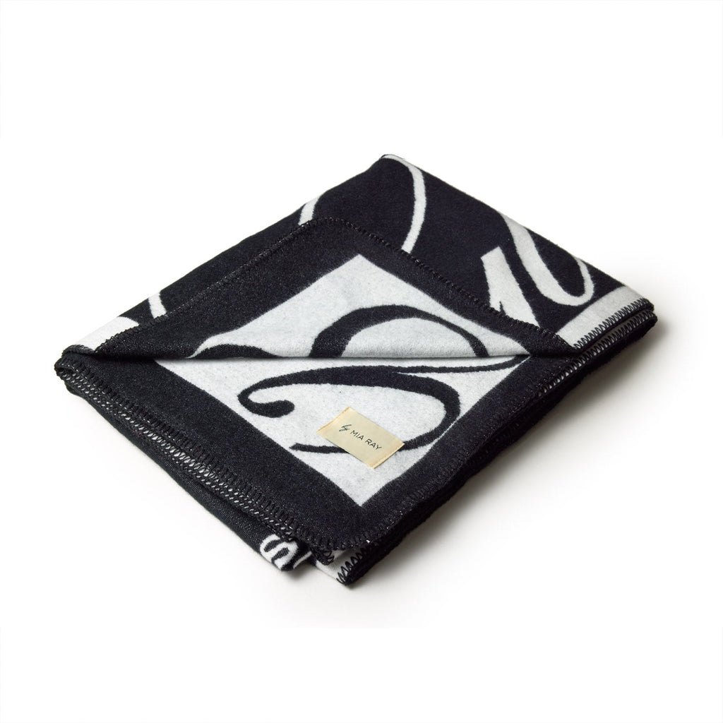 SIGNATURE LUXE THROW BLANKET - BLACK