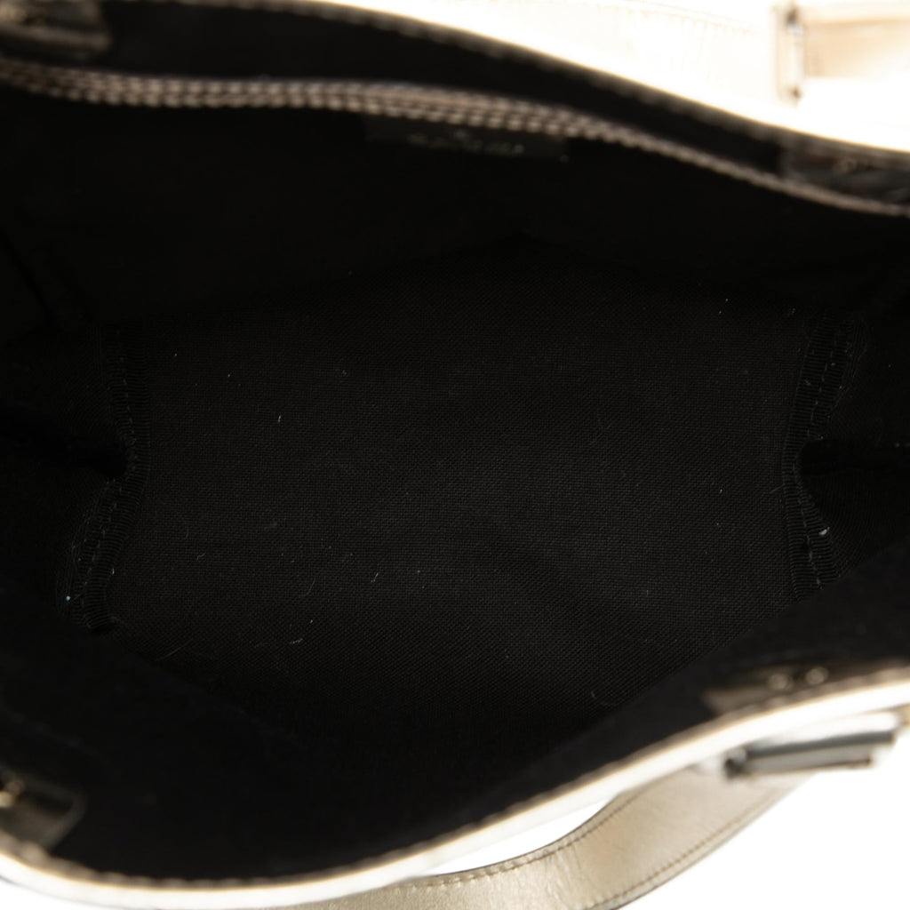 Gucci GG Supreme Tote Bag - White