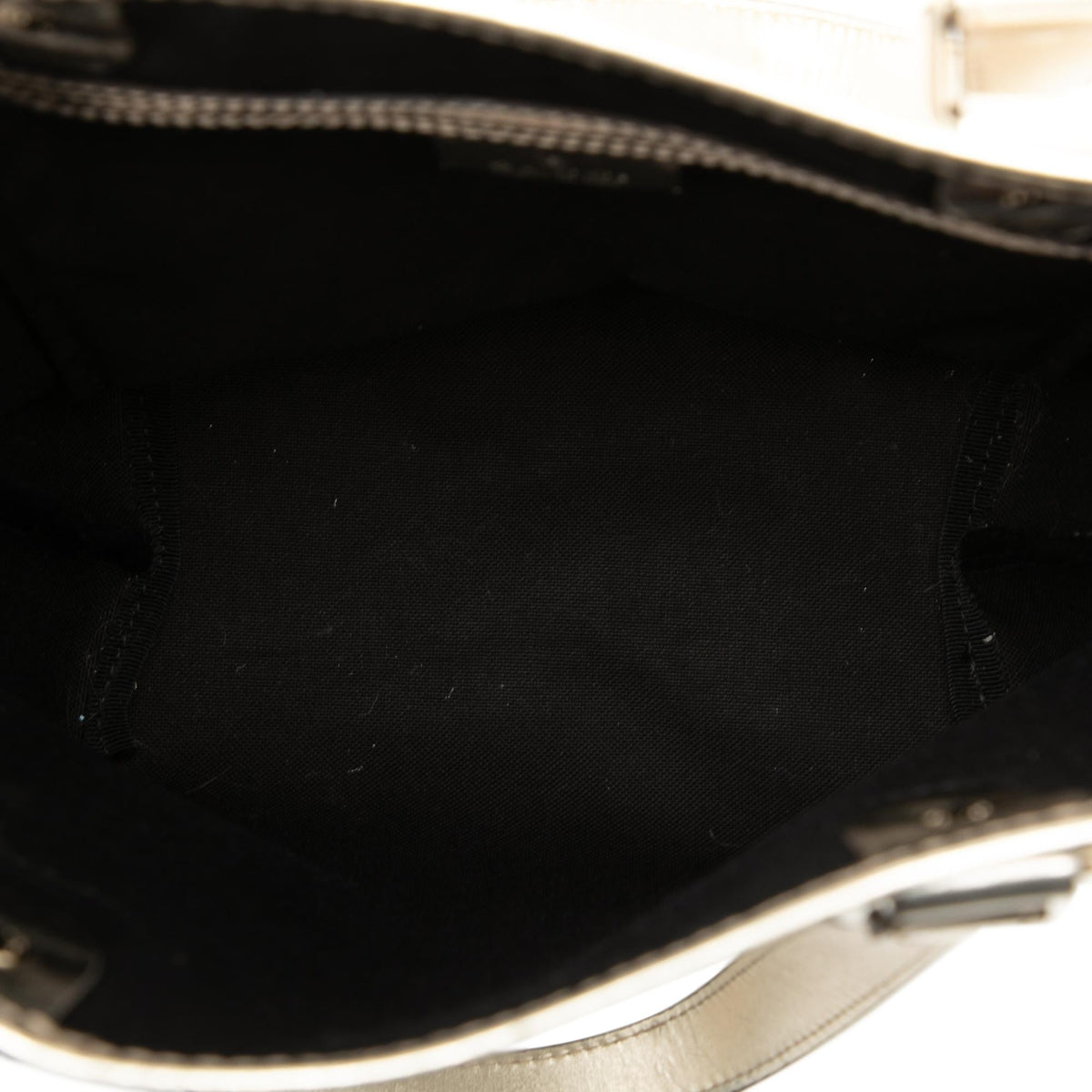 Gucci GG Supreme Tote Bag - White