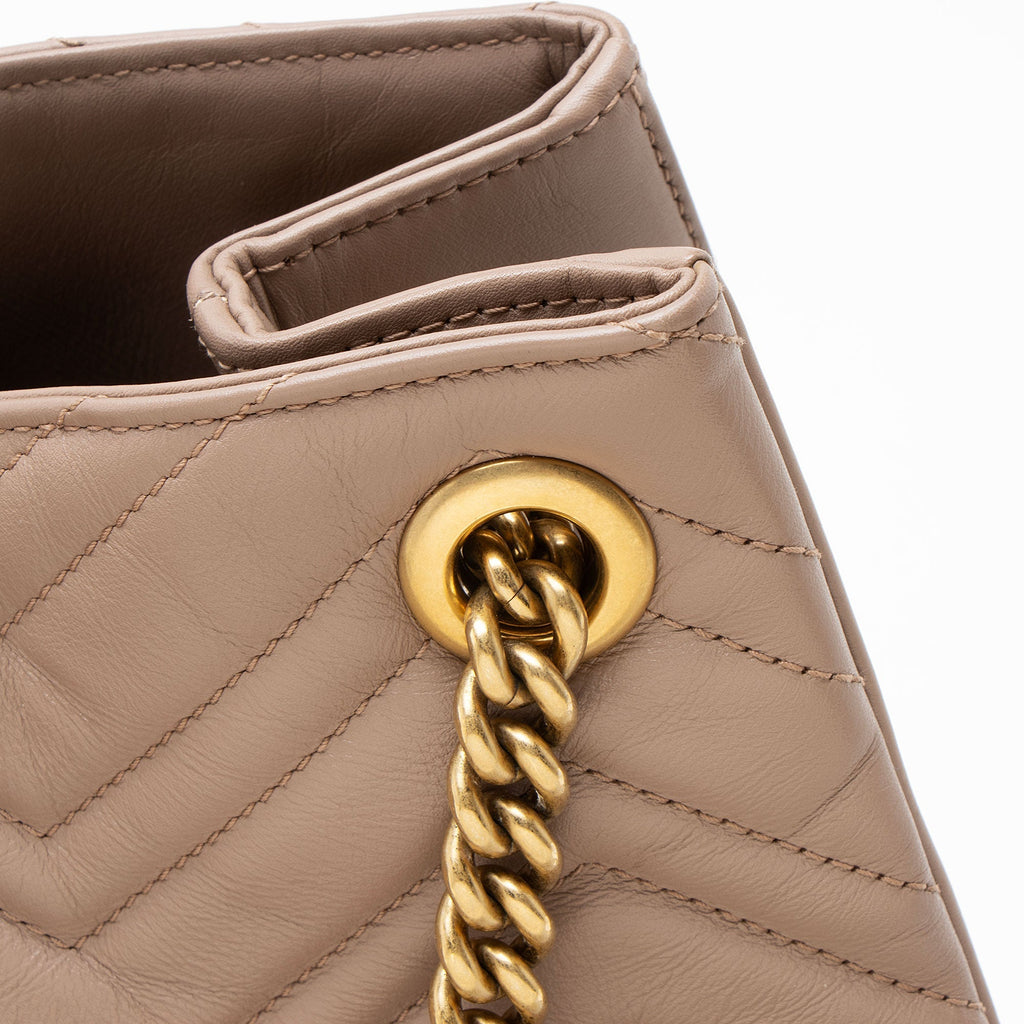 Gucci Matelasse Leather GG Marmont Medium Chain Shoulder Bag - Beige