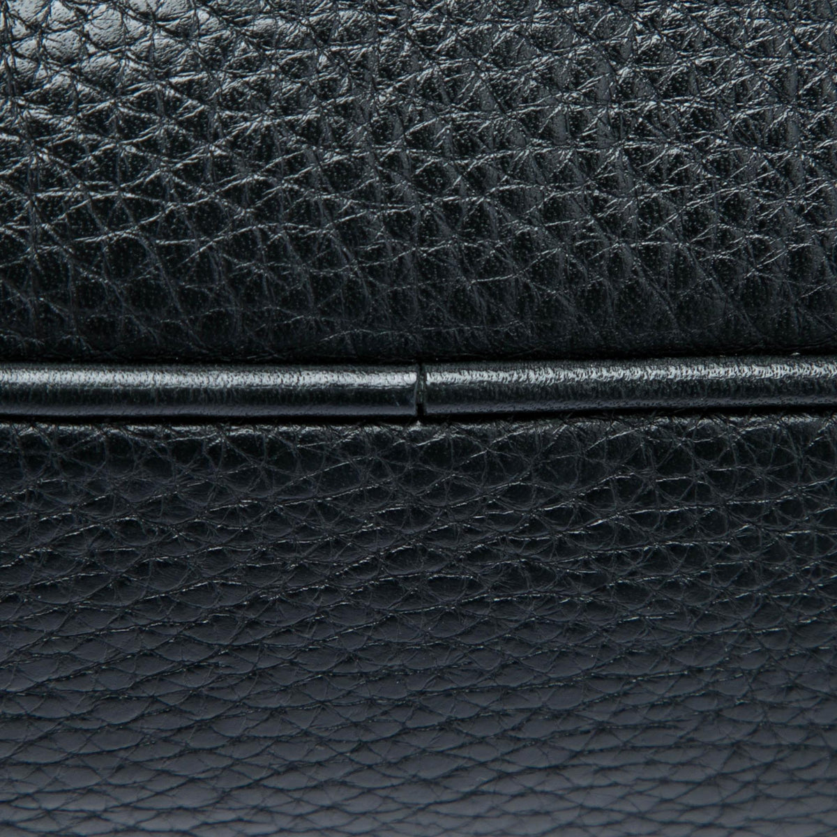 Gucci Pebbled Calfskin Soho Chain Zip Shoulder Bag - Black