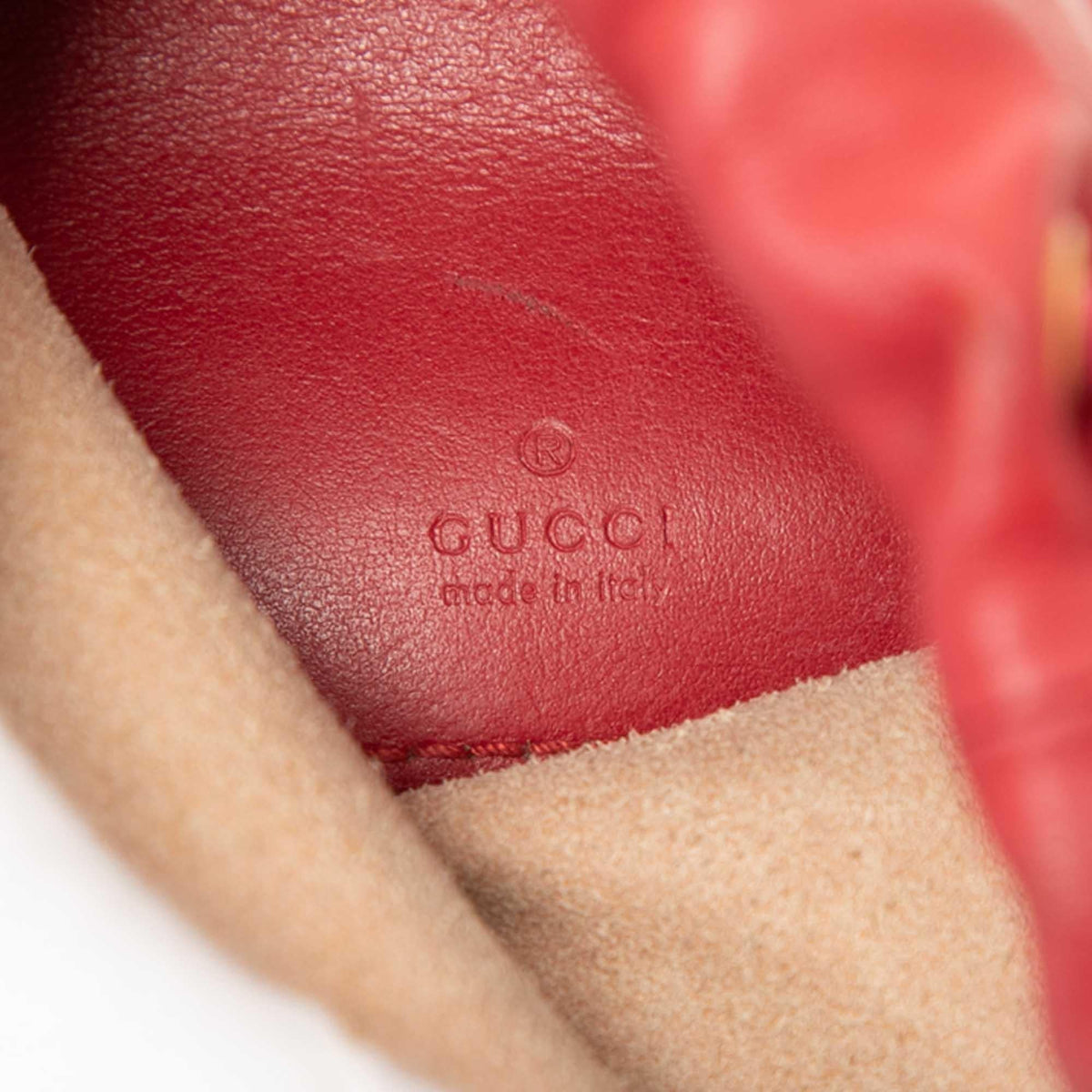 Gucci Small GG Marmont Matelasse Calfskin Bucket Bag - Red