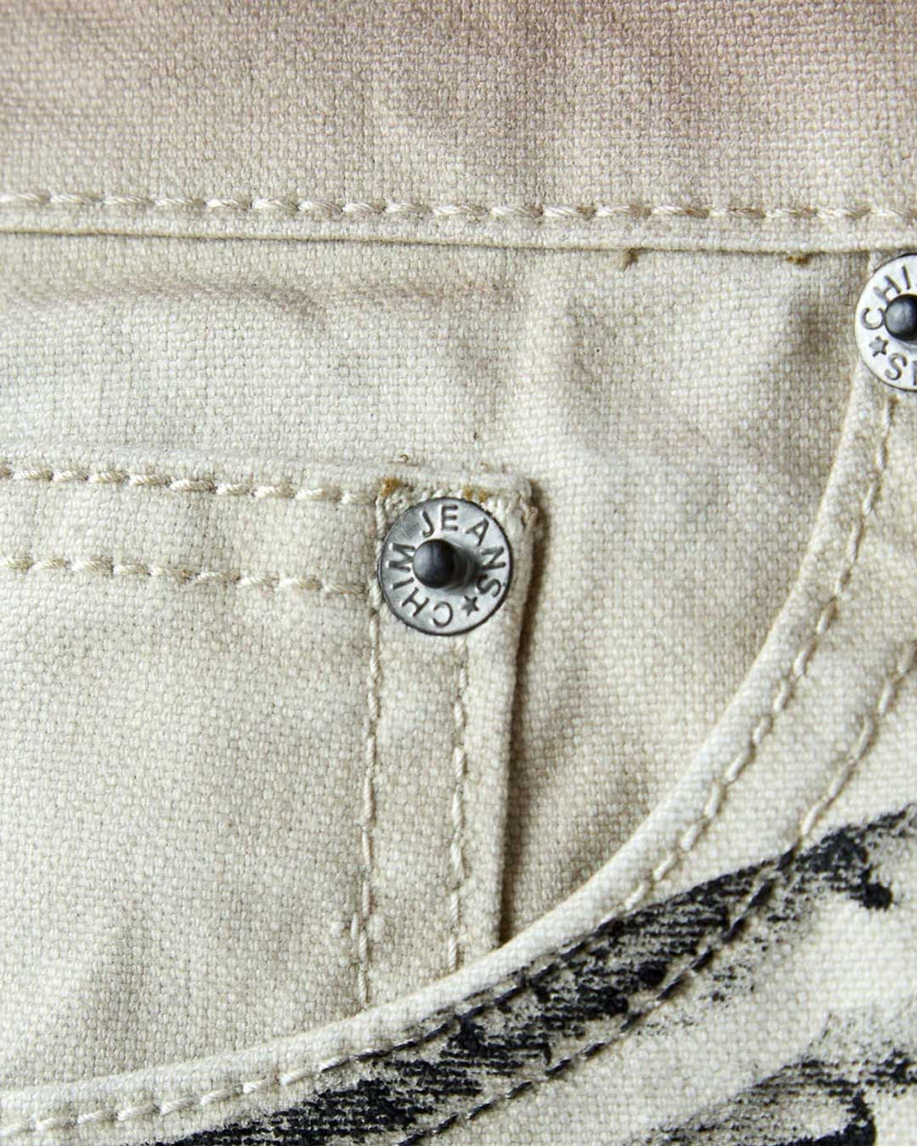 HMDD Banksy Shorts Cream