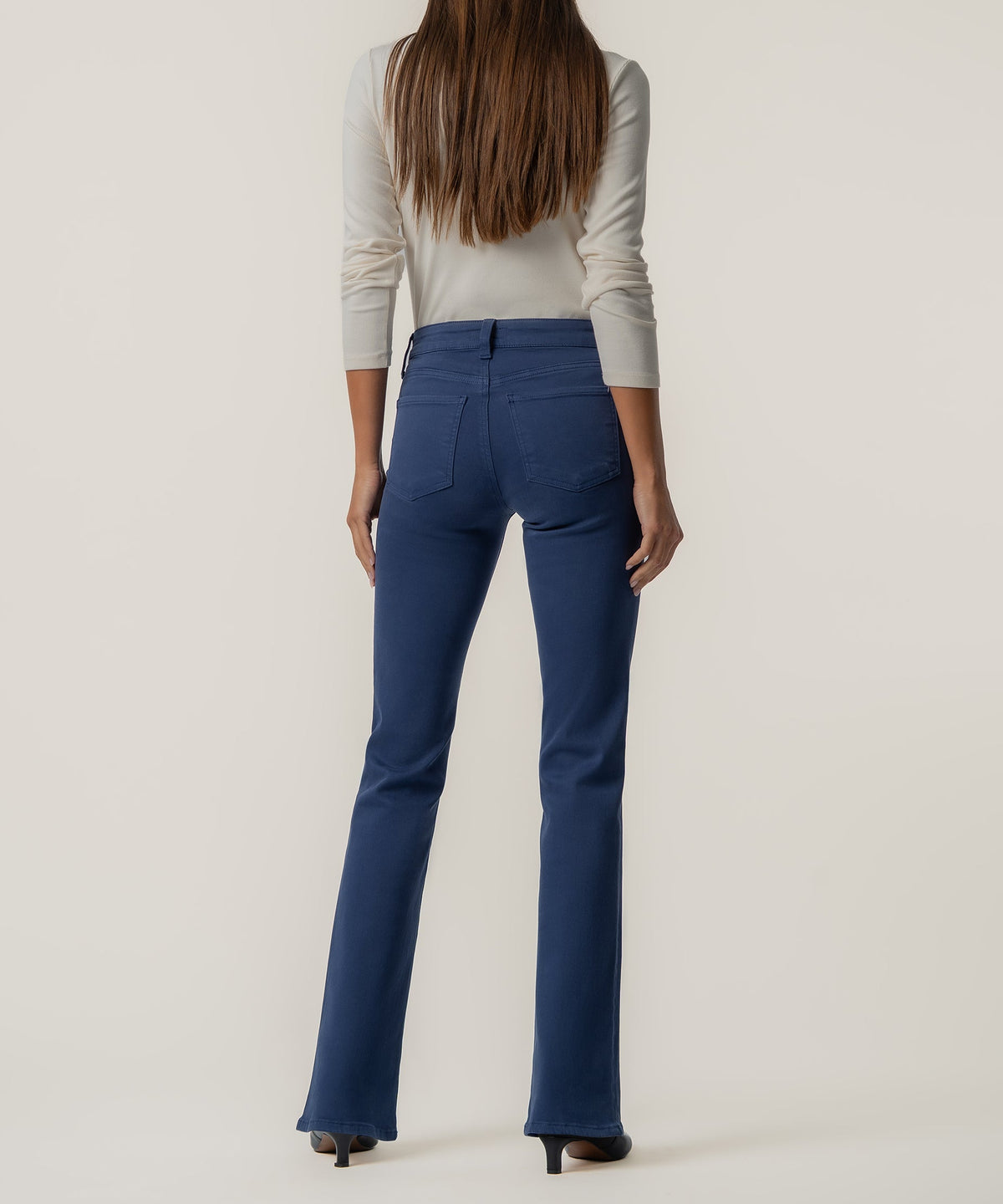 Natalie Mid Rise Bootcut Petite, Exclusive in Angel Blue