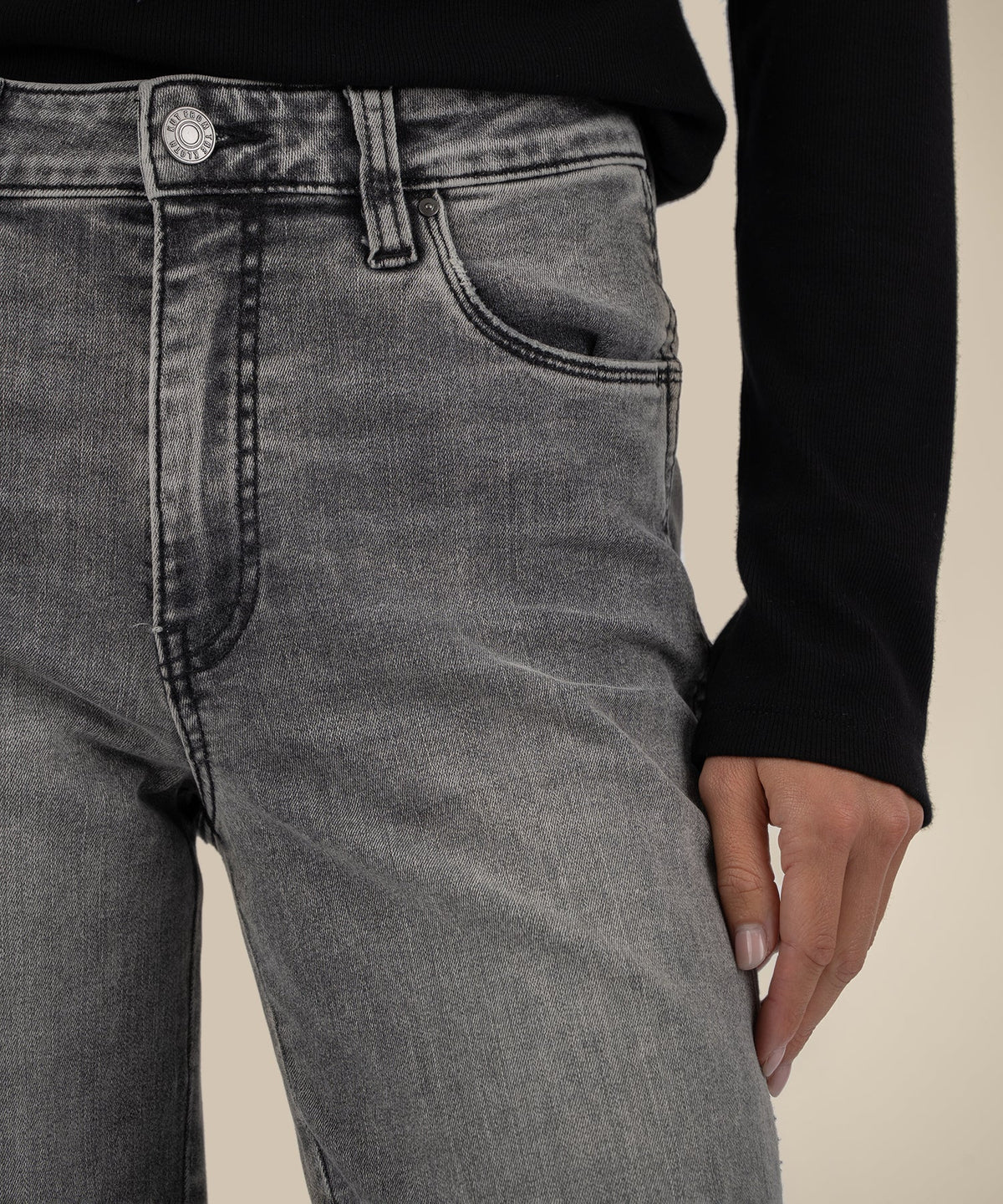 Pattie High Rise Straight Leg in Acquainted Wash