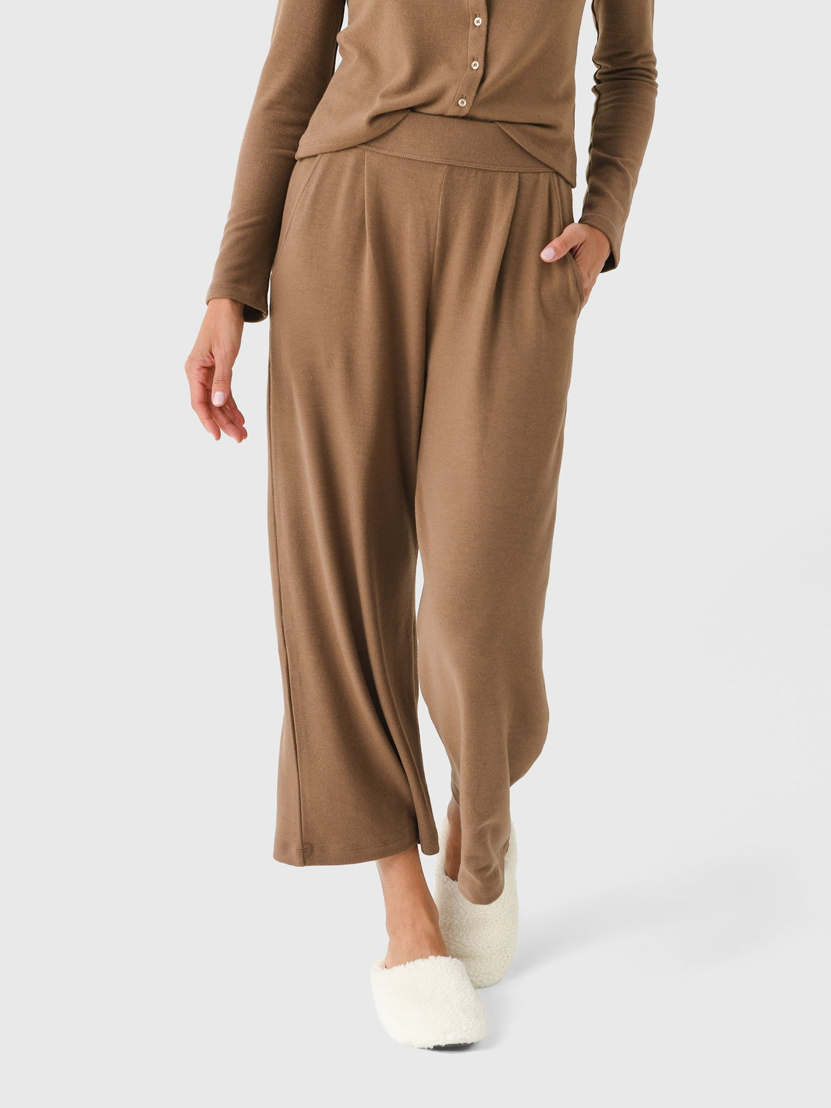 Leset Women's Lauren Crop Pleated Pocket Pant