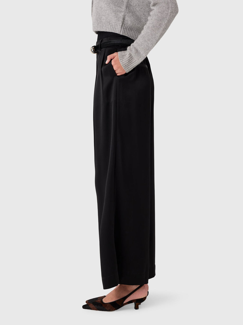 Leset Women's Barb Pleated Trouser