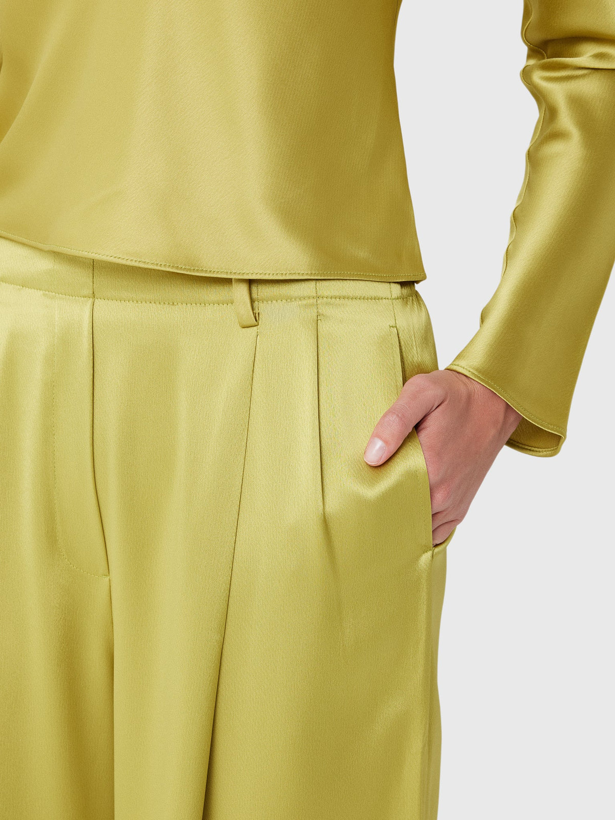 Leset Women's Barb Pleated Trouser