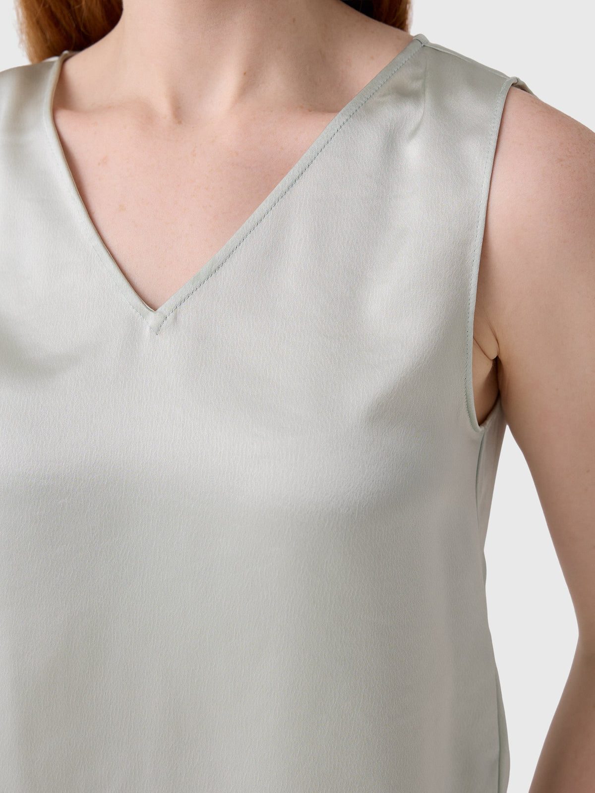 Leset Women's Barb V-Neck Shell