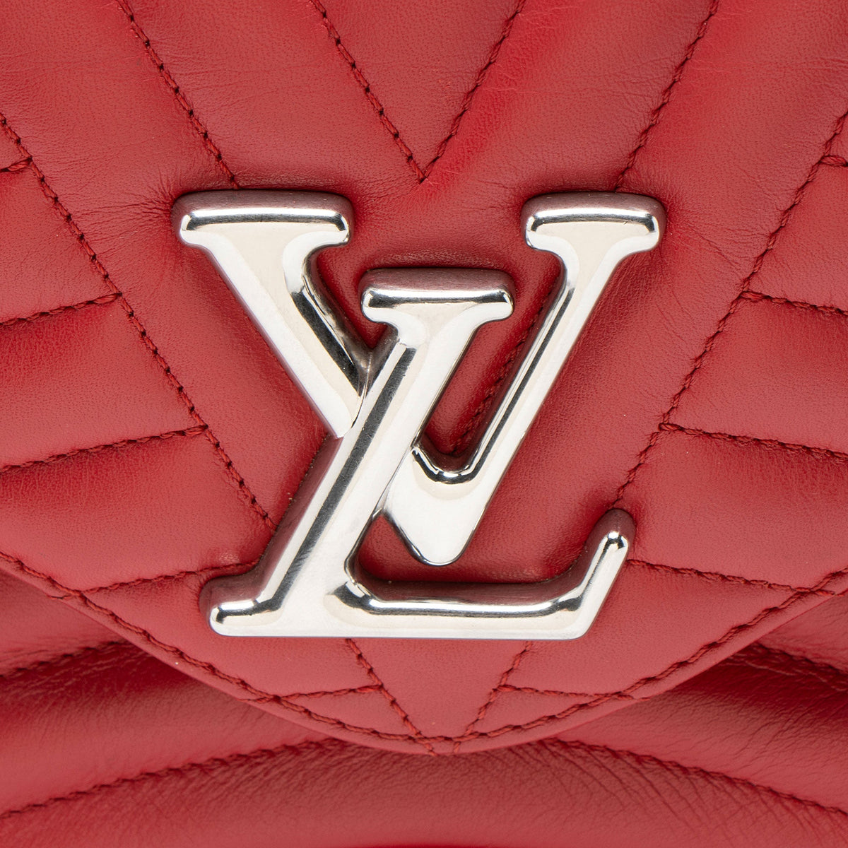 Louis Vuitton Calfskin New Wave Chain MM Shoulder Bag - Red