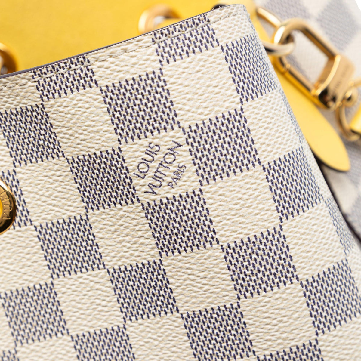 Louis Vuitton Damier Azur Neonoe MM Shoulder Bag - White