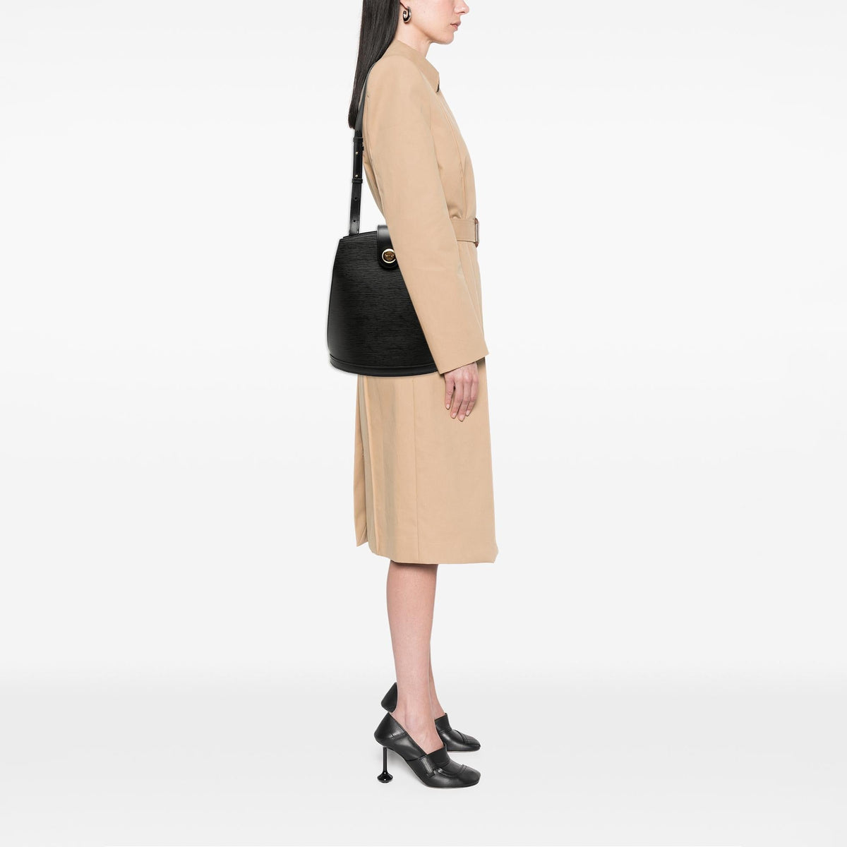 Louis Vuitton Epi Cluny Shoulder Bag - Black