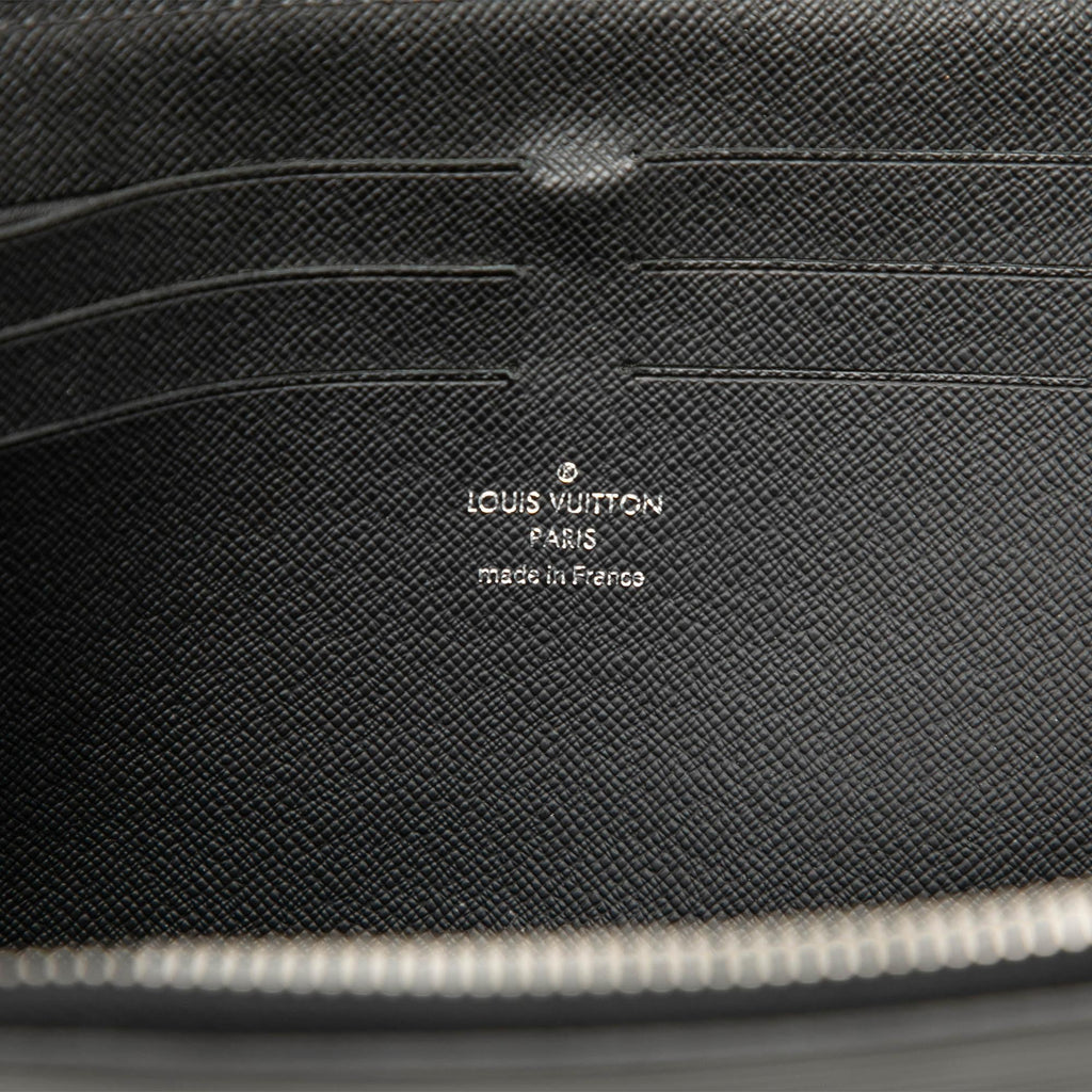 Louis Vuitton Epi Pochette Jour PM - Black