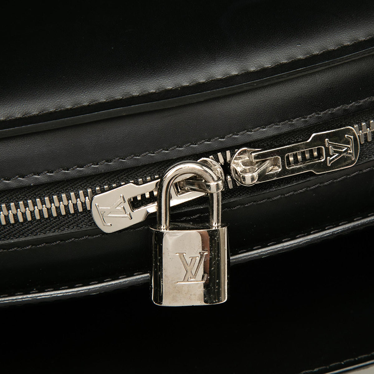 Louis Vuitton Epi Pont Neuf GM Satchel - Black