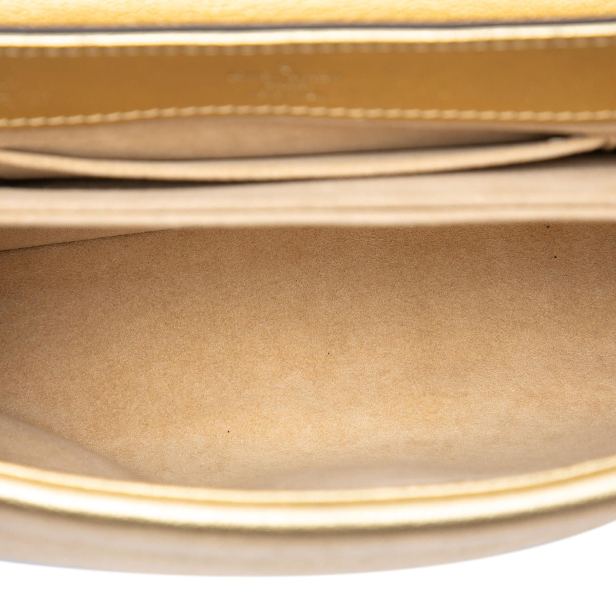 Louis Vuitton Metallic Cuir Plume Ecume Very Chain Bag - Gold