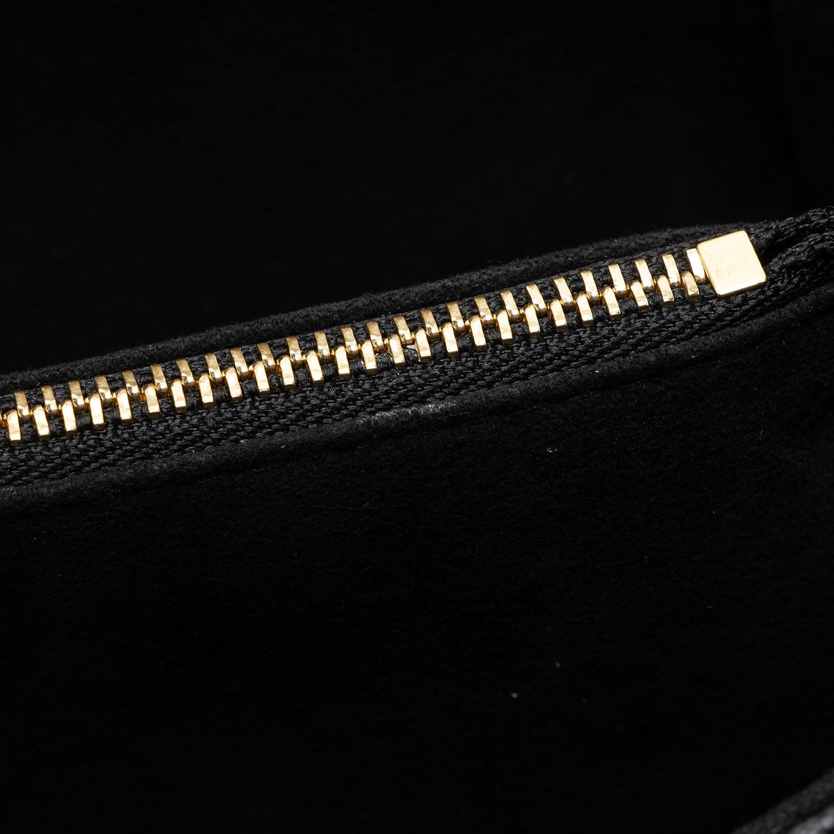 Louis Vuitton Monogram Empreinte Pochette Metis E/W Shoulder Bag - Black
