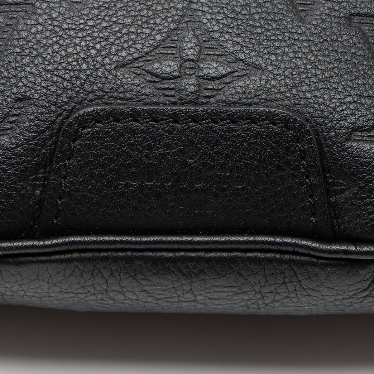 Louis Vuitton Monogram Shadow Discovery Bumbag Belt Bag - Black