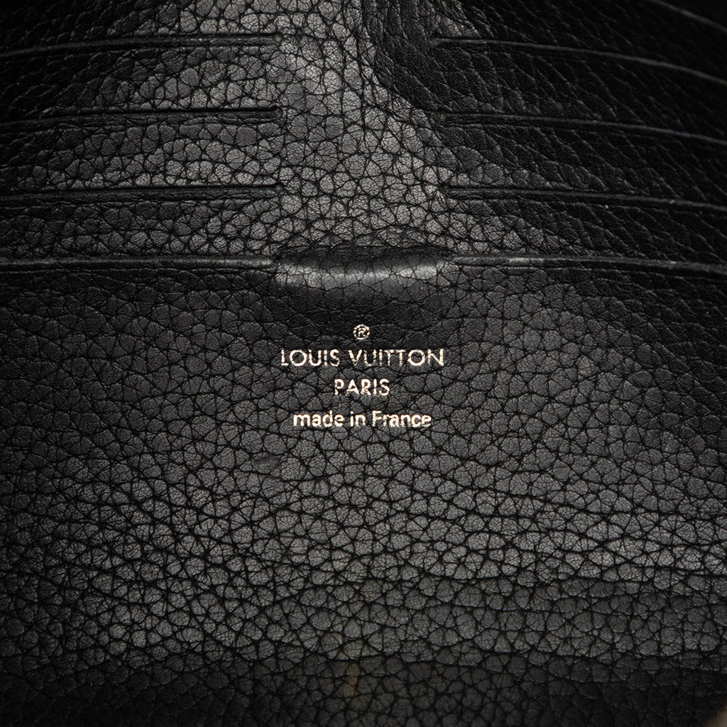 Louis Vuitton Taiga Kasai Clutch - Black
