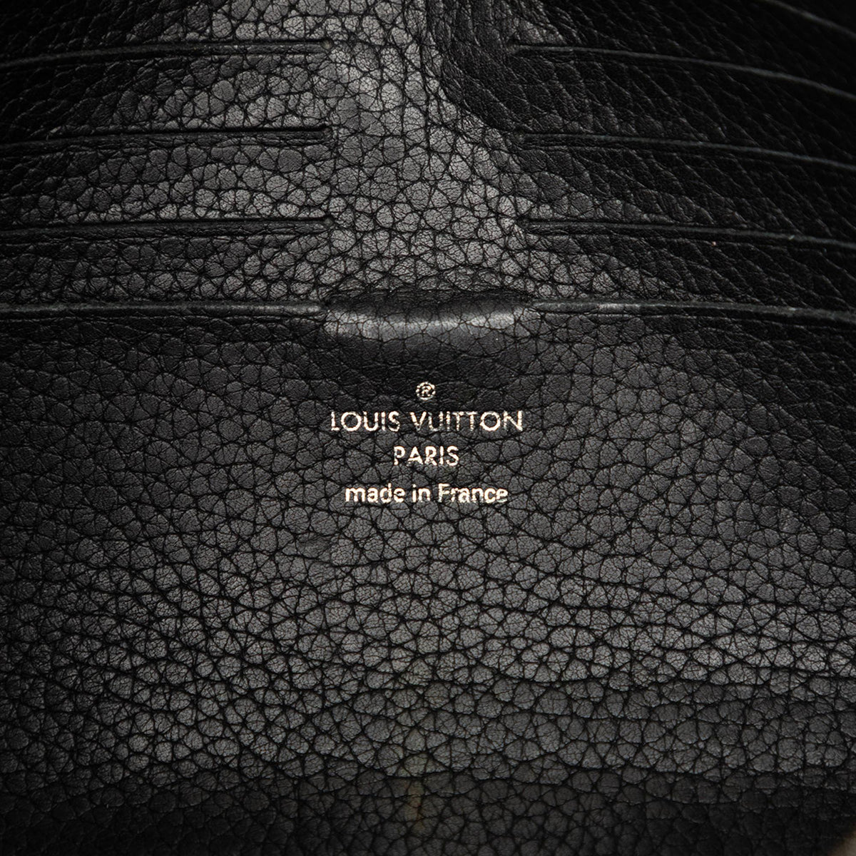 Louis Vuitton Taiga Kasai Clutch - Black