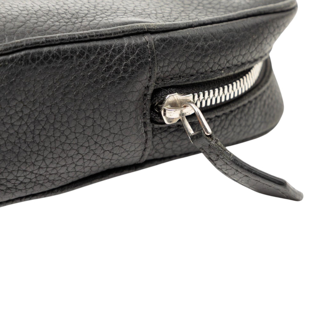 Louis Vuitton Taiga Kasai Clutch - Black