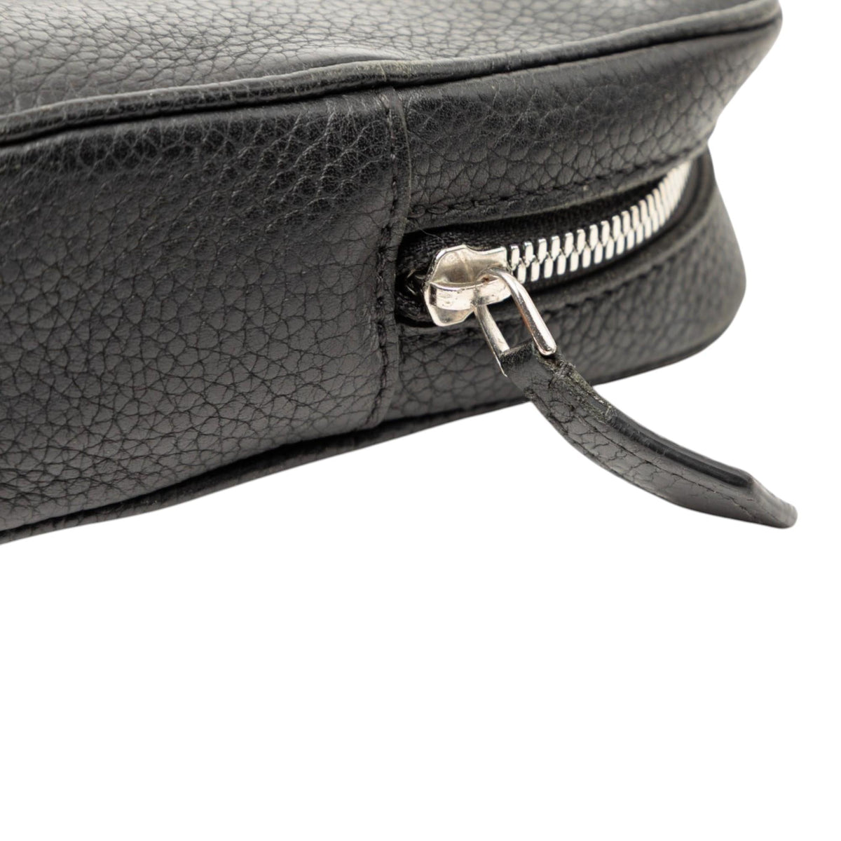 Louis Vuitton Taiga Kasai Clutch - Black