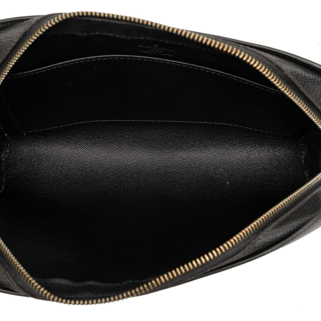 Louis Vuitton Taiga Pochette Baikal - Black