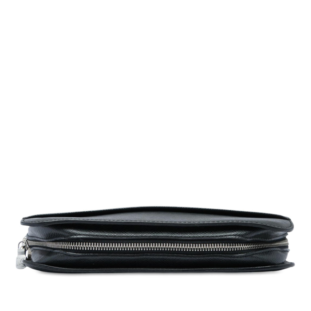 Louis Vuitton Taiga Pochette Baikal - Black
