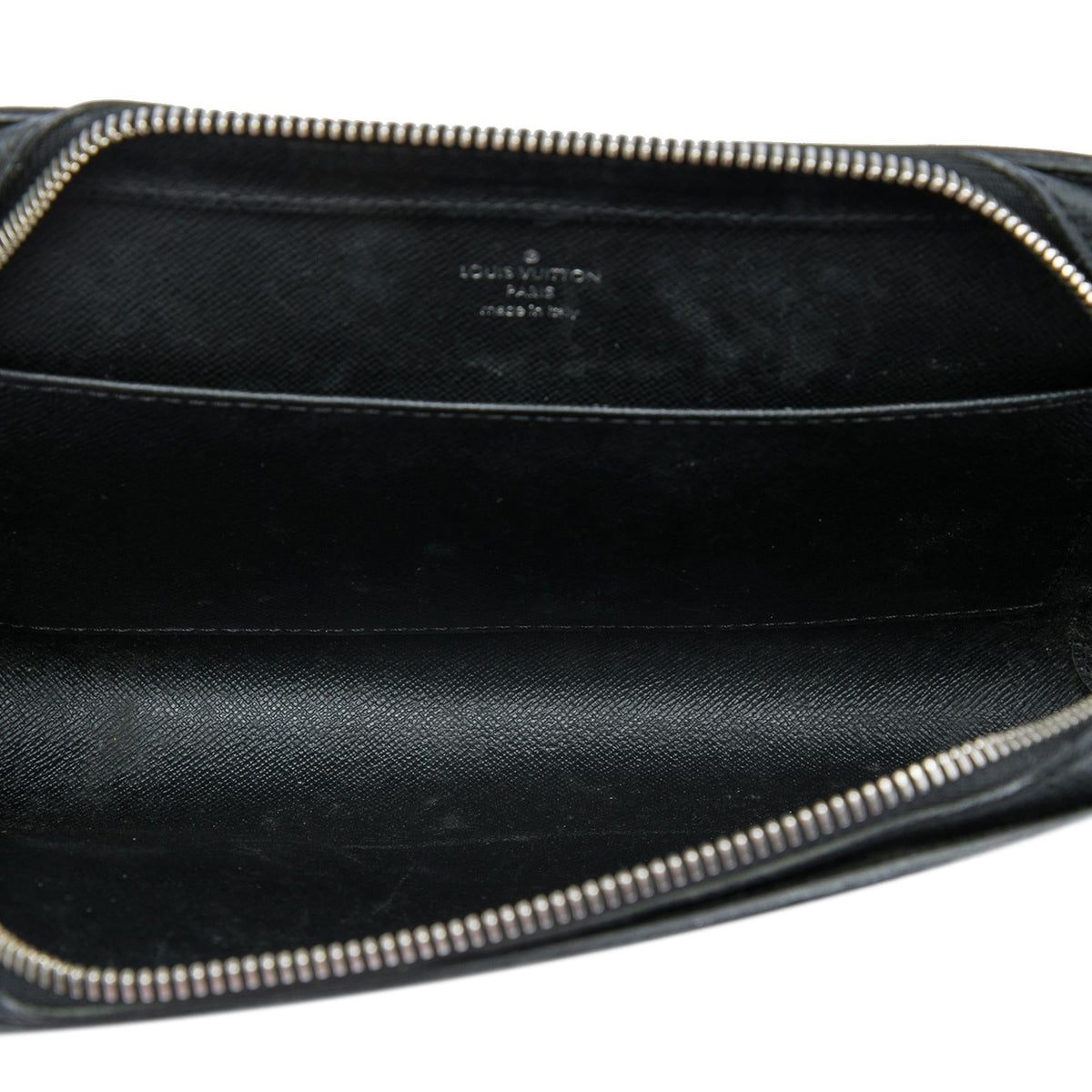 Louis Vuitton Taiga Pochette Baikal - Black