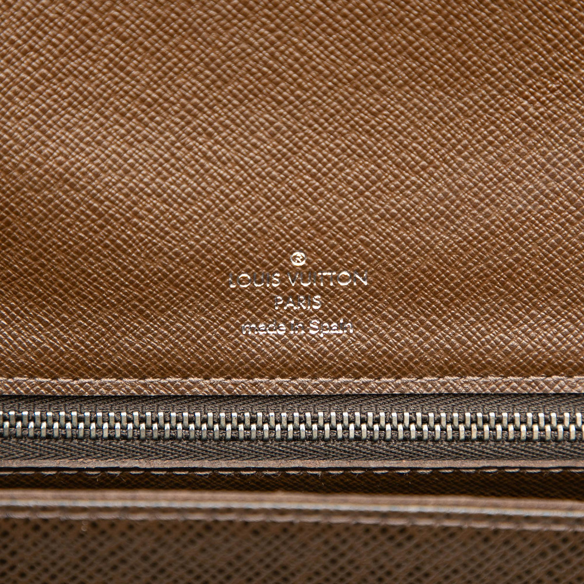 Louis Vuitton Taiga Selenga Clutch - Brown