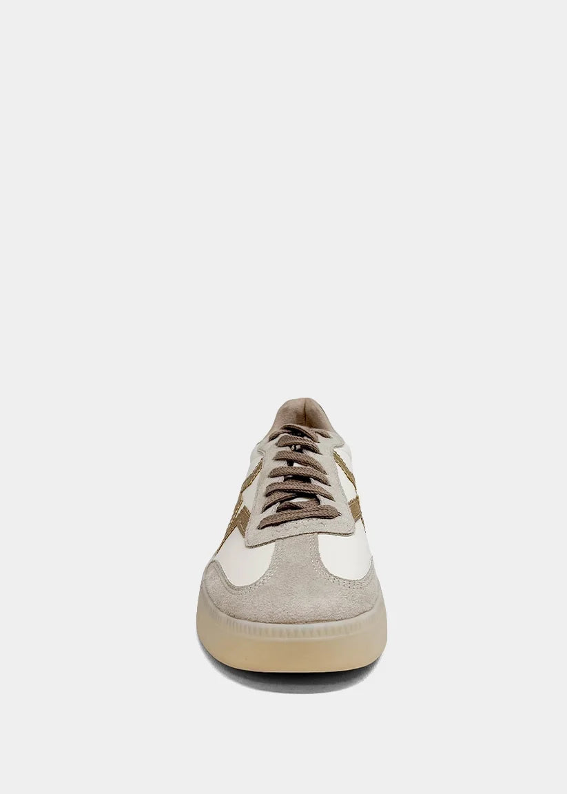 PEACHES