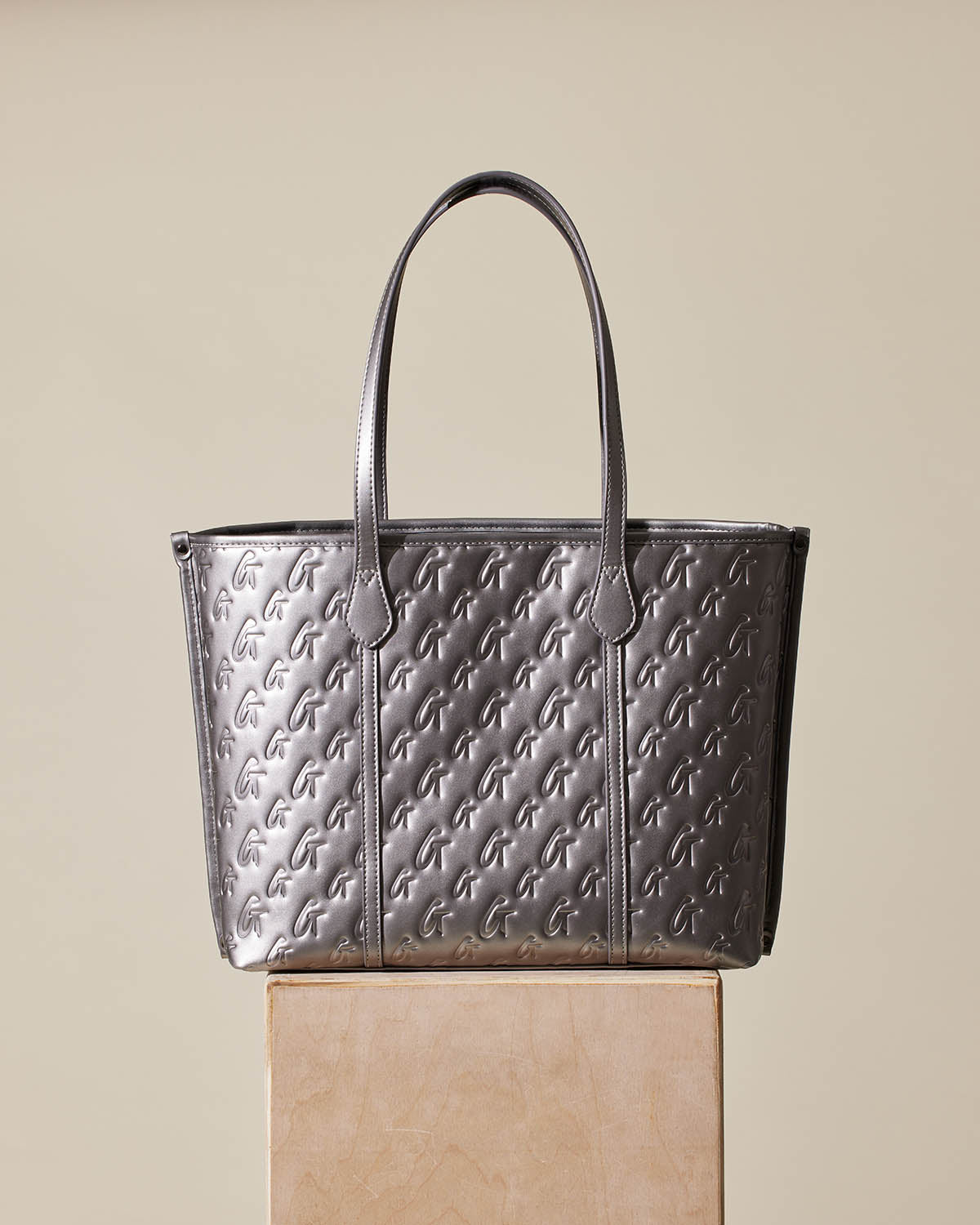 MONOGRAM SLEEK TOTE - PLATINUM