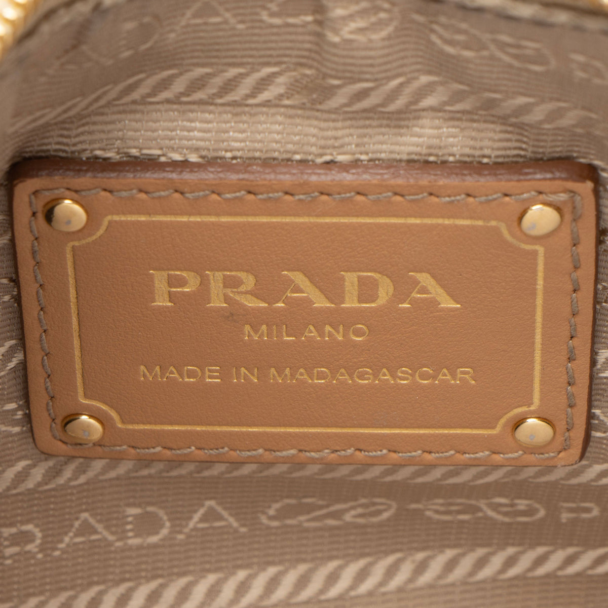 Prada Crochet Raffia Re-Edition 2005 Crossbody Bag - Beige
