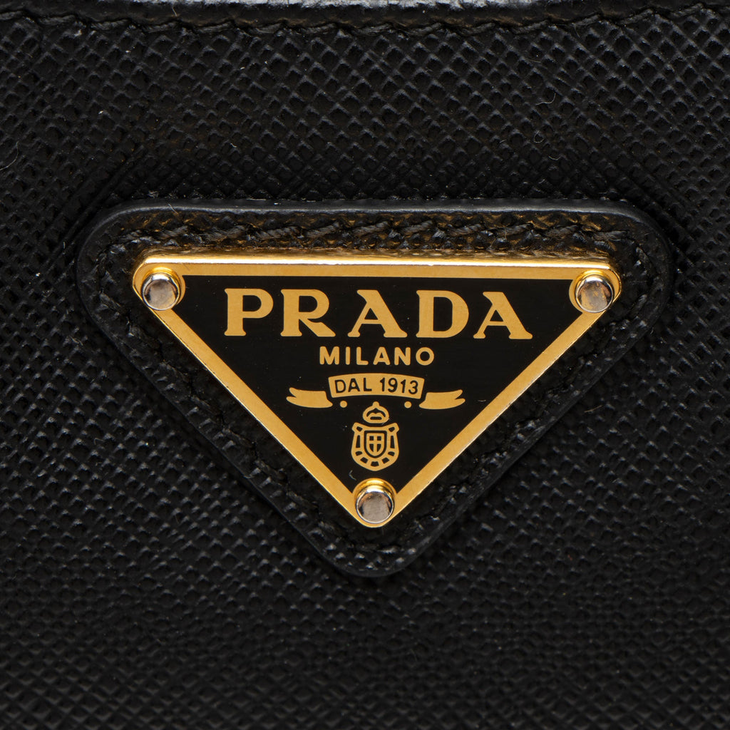 Prada Saffiano Re-Edition 2005 Crossbody Bag - Black