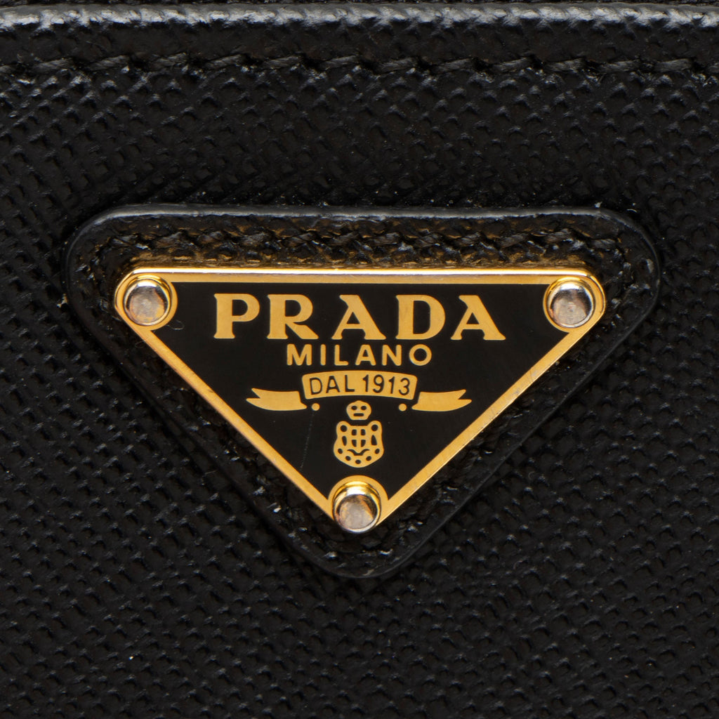 Prada Saffiano Re-Edition 2005 Crossbody Bag - Black