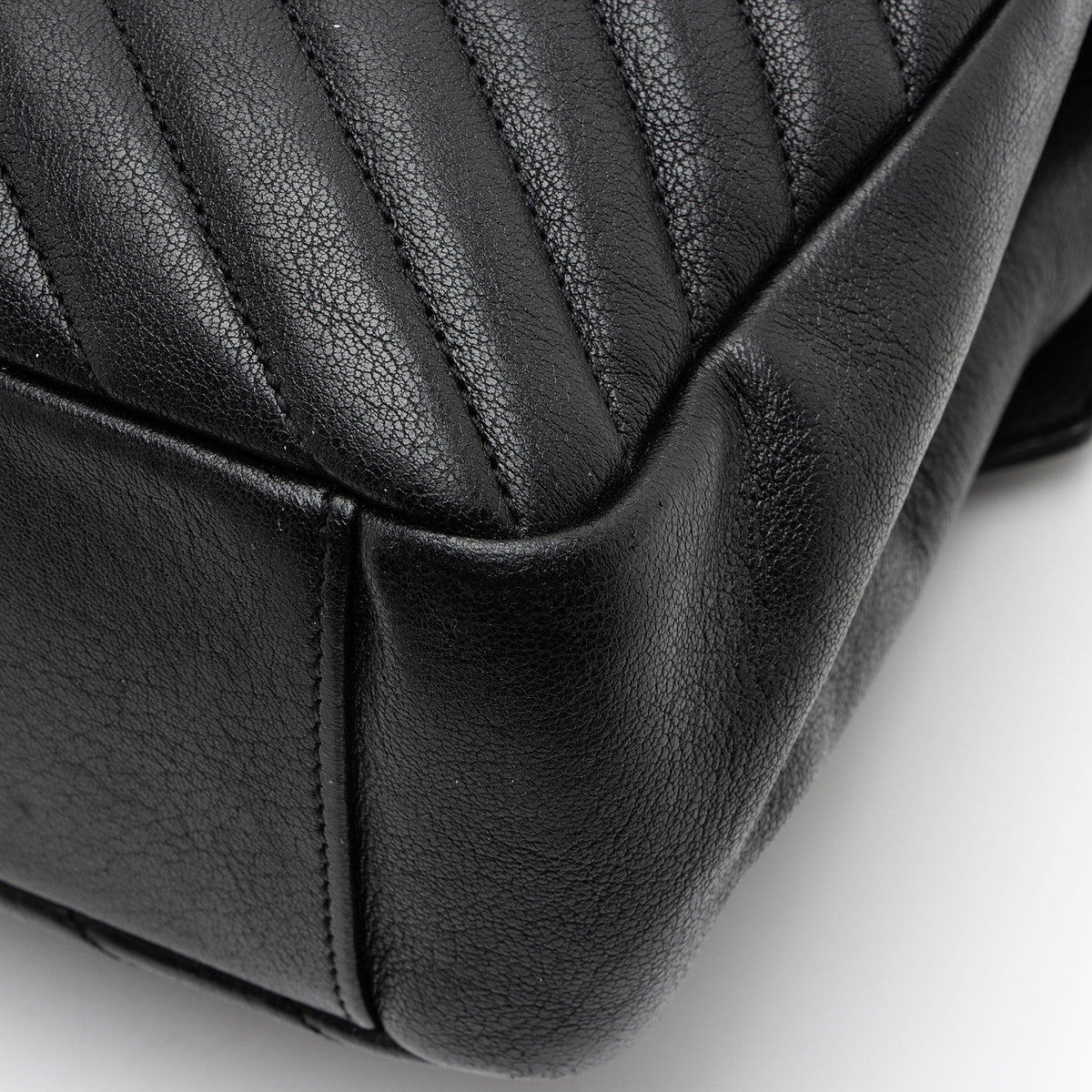 Saint Laurent Matelasse Calfskin Monogram College Large Shoulder Bag - Black