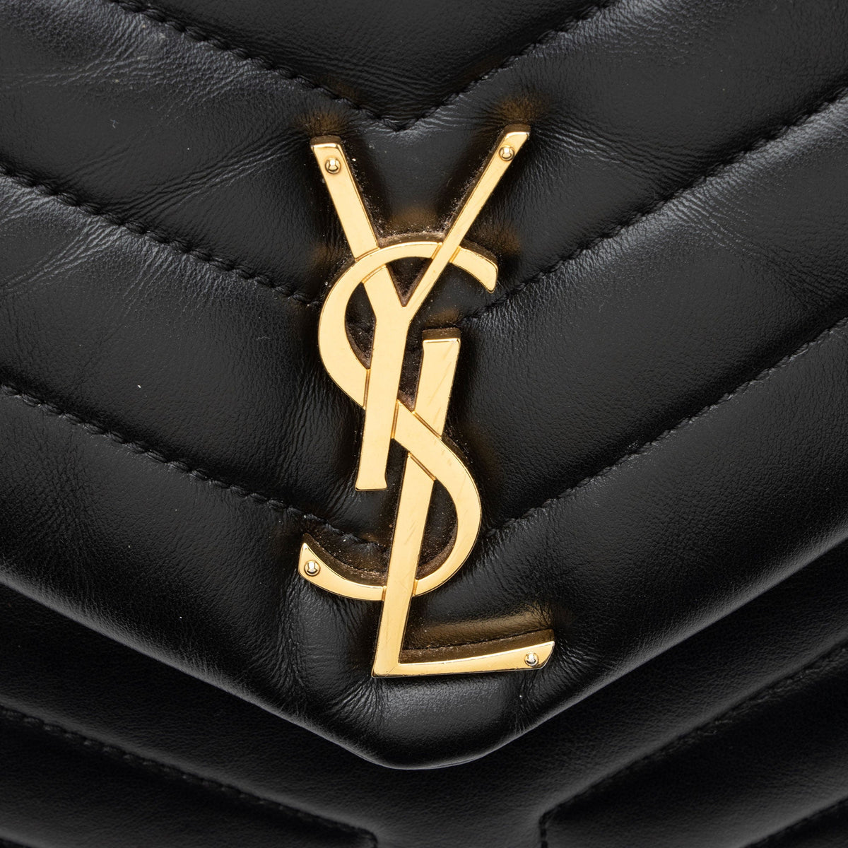 Saint Laurent Matelasse Calfskin Monogram LouLou Chain Medium Shoulder Bag - Black