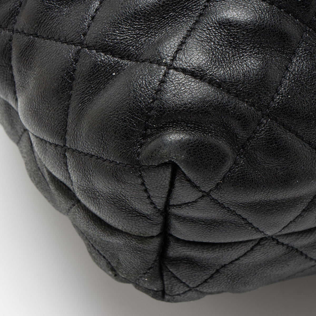 Saint Laurent Quilted Lambskin Monogram Icare Maxi Shopping Tote Bag - Black