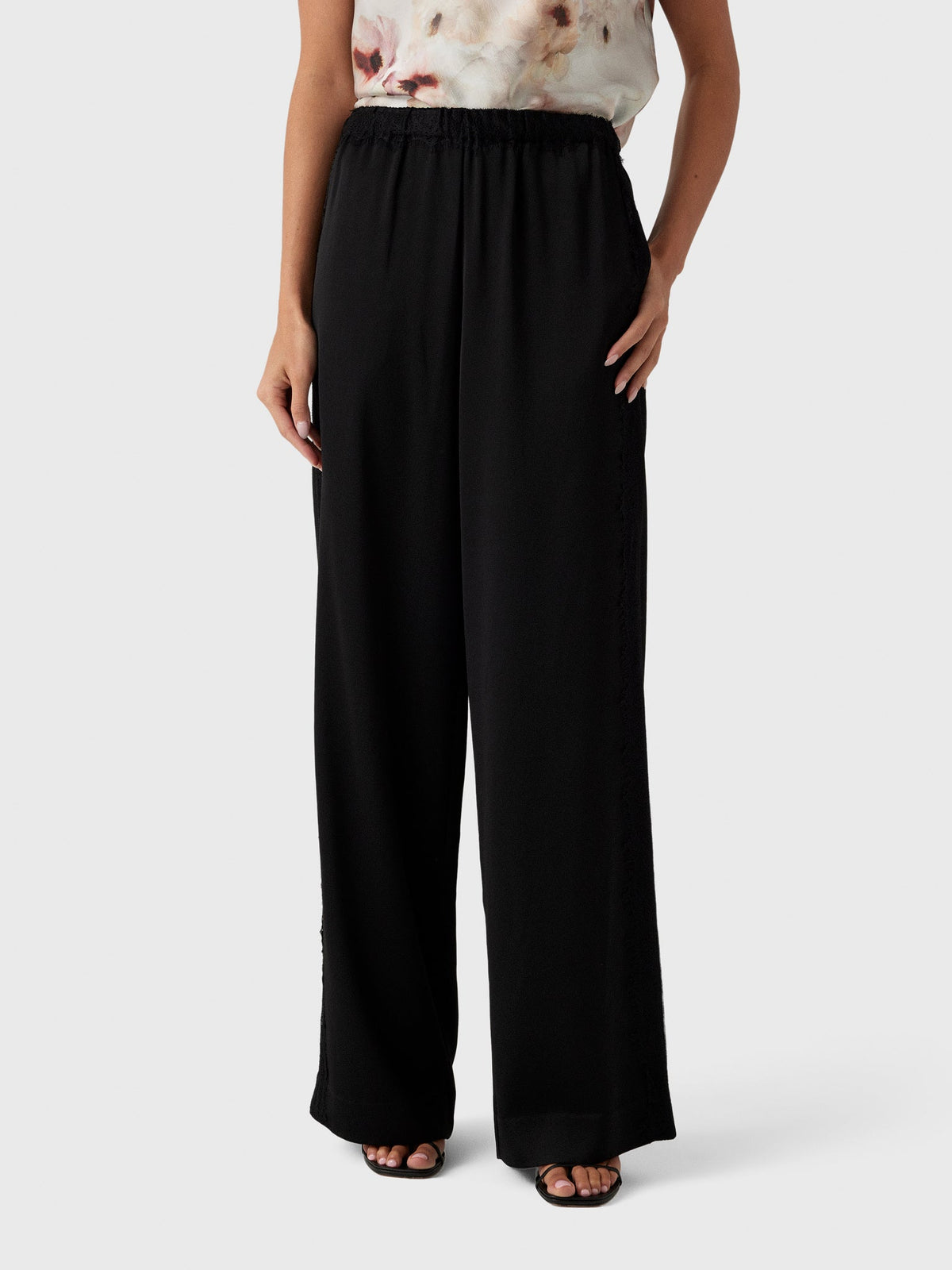 Vince Women's Mid-Rise Lace-Trim Pull-On Pant