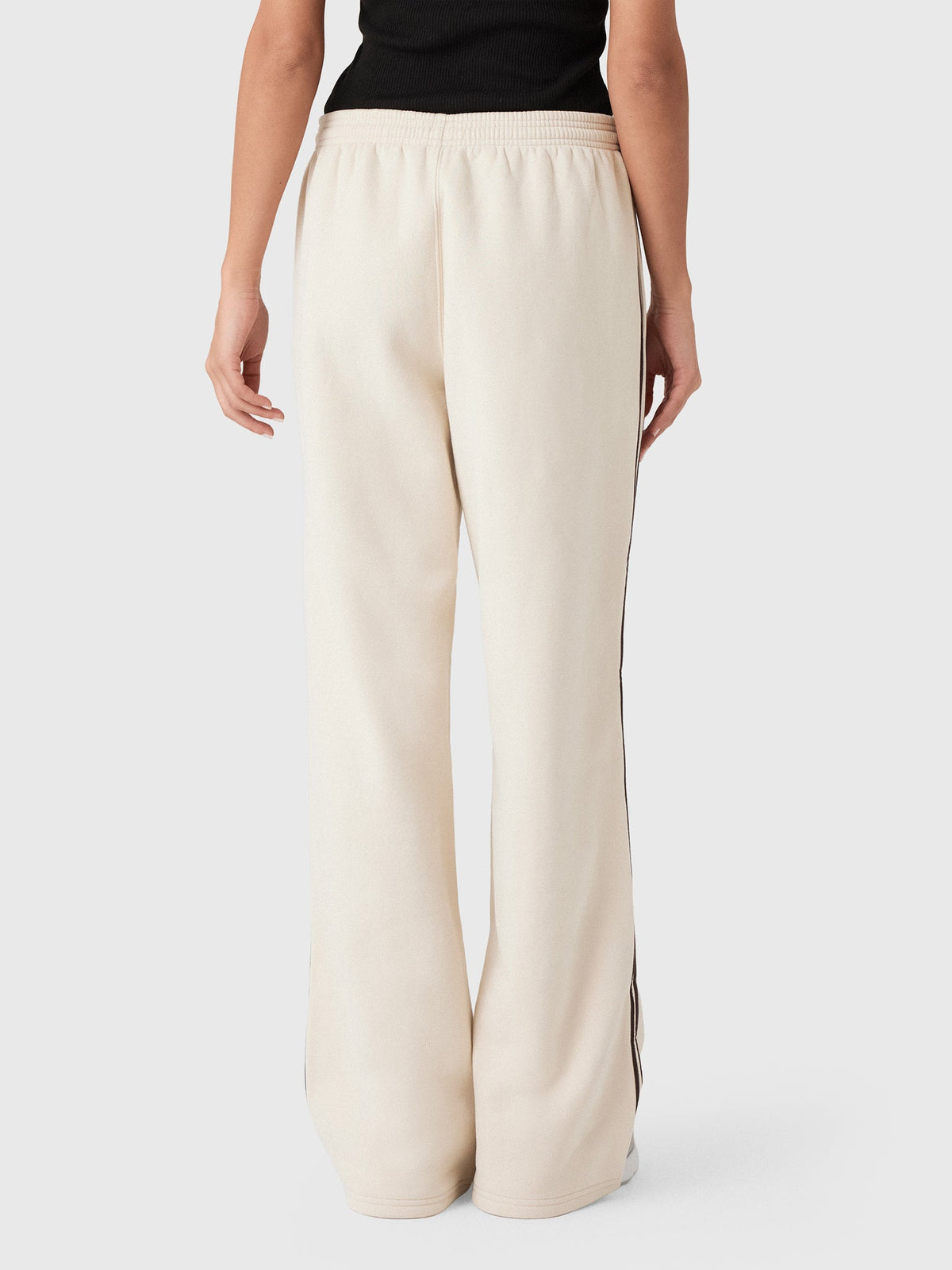 Vuori Women's Restore Straight Track Sweatpant