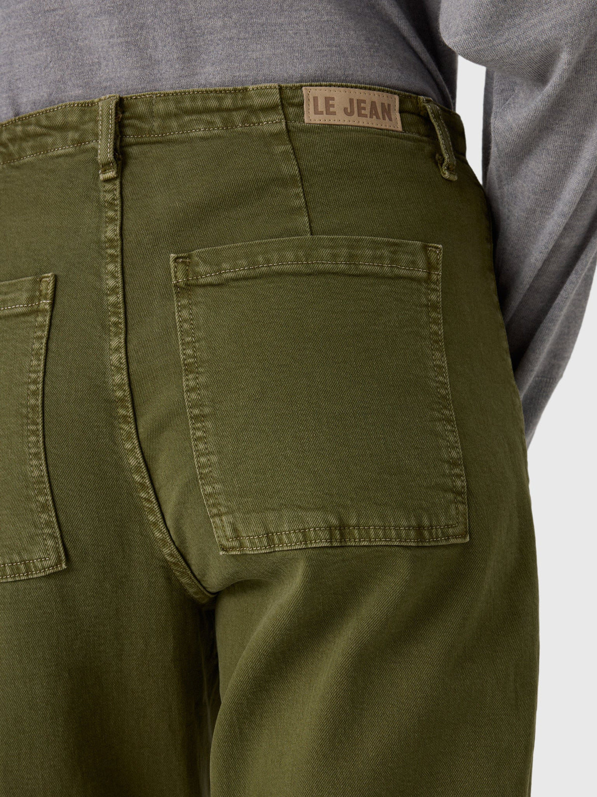 Le Jean Women's Utility Soft Barrel Jean