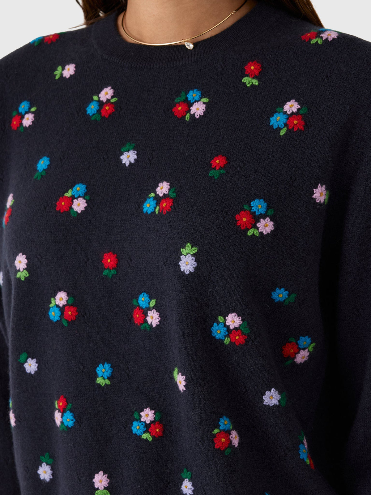 Jumper 1234 Women's Embroidered Floral Crew Sweater