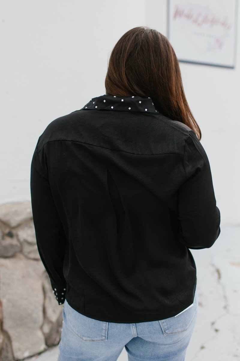BLACK FRIDAY DEAL: Chic Essence Top In Black