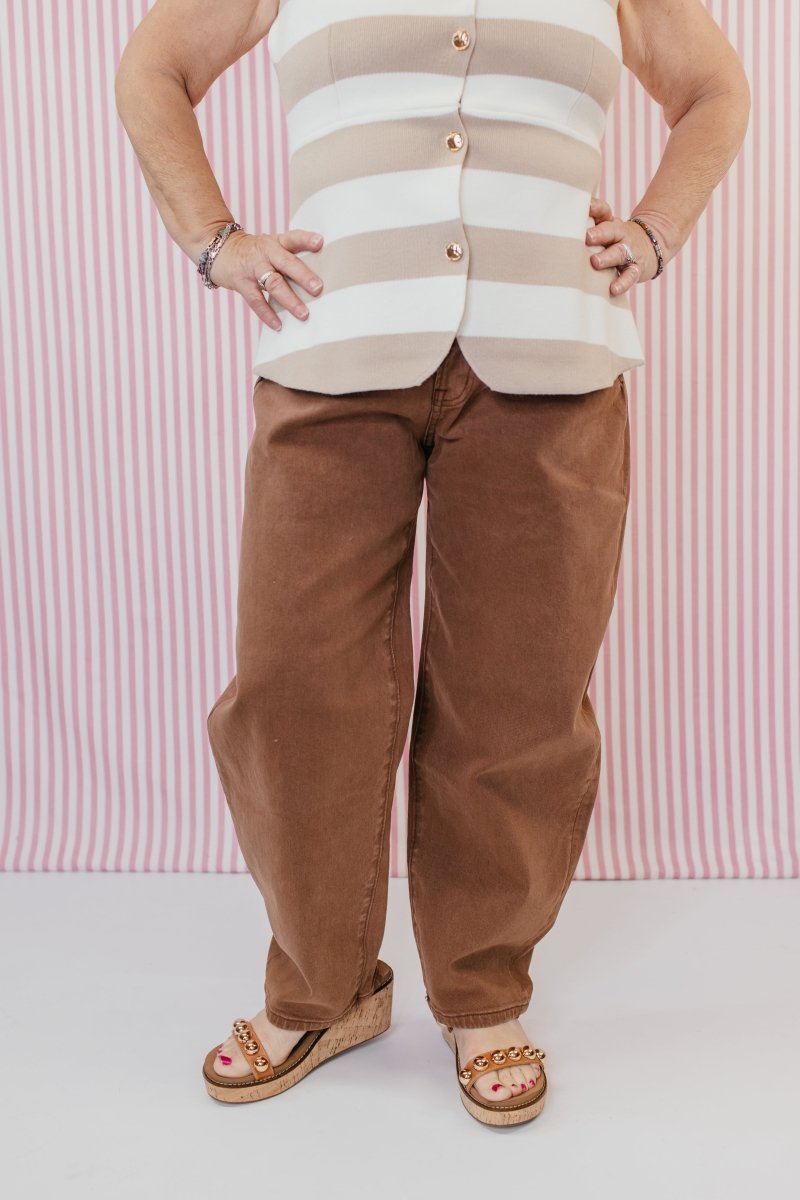 Coffee Break Barrel Jeans