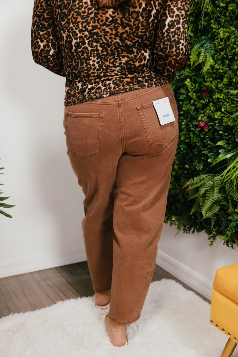 Coffee Break Barrel Jeans