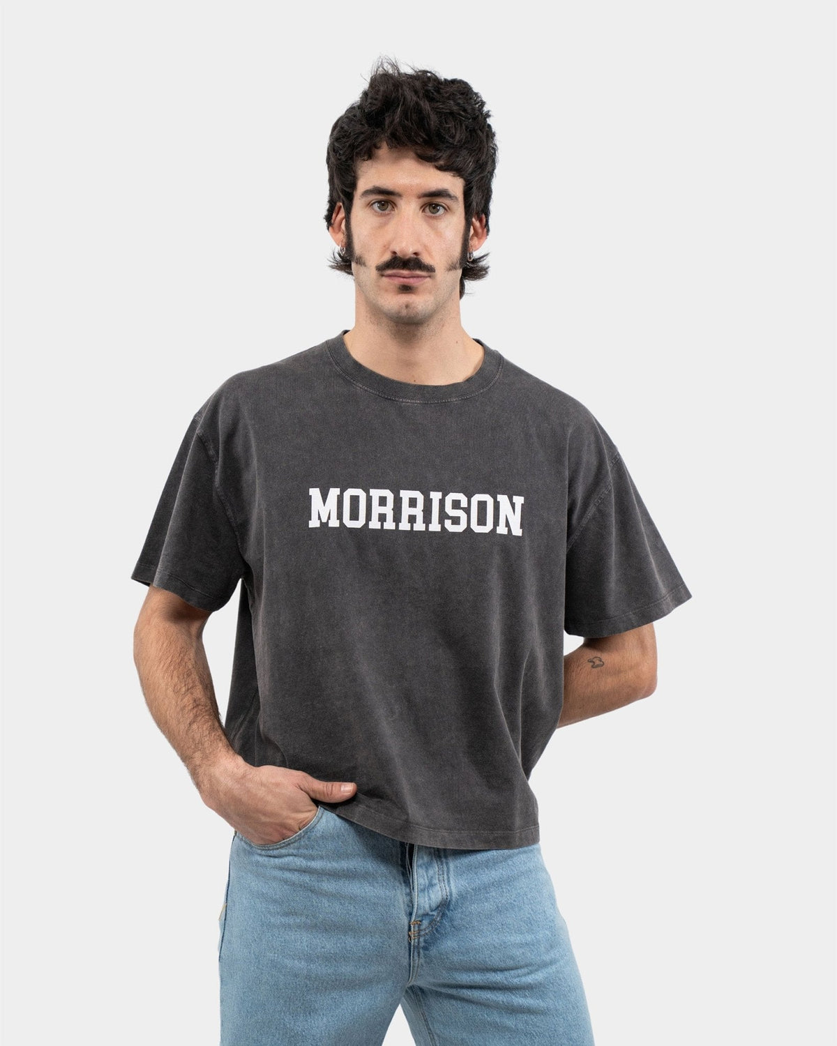 COLLEGE BLACK BOXY TEE