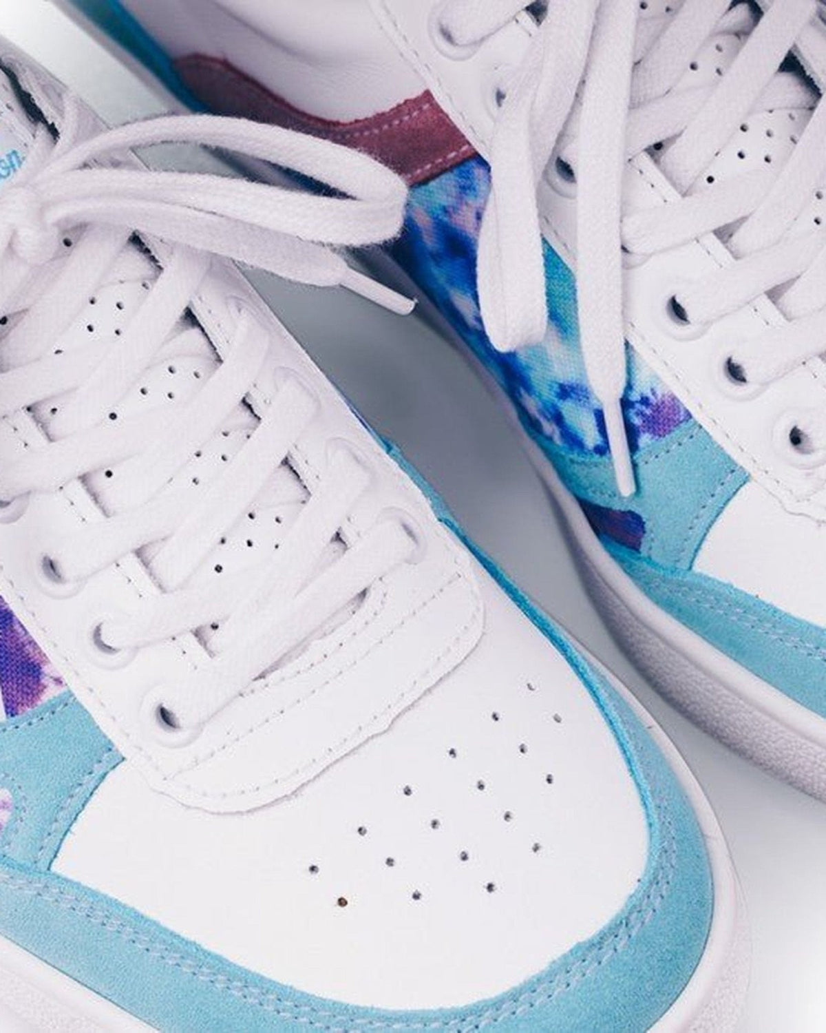 White flat laces