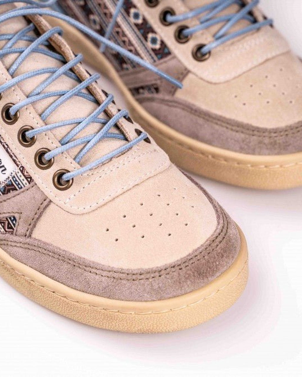 Thin Sky Blue Laces