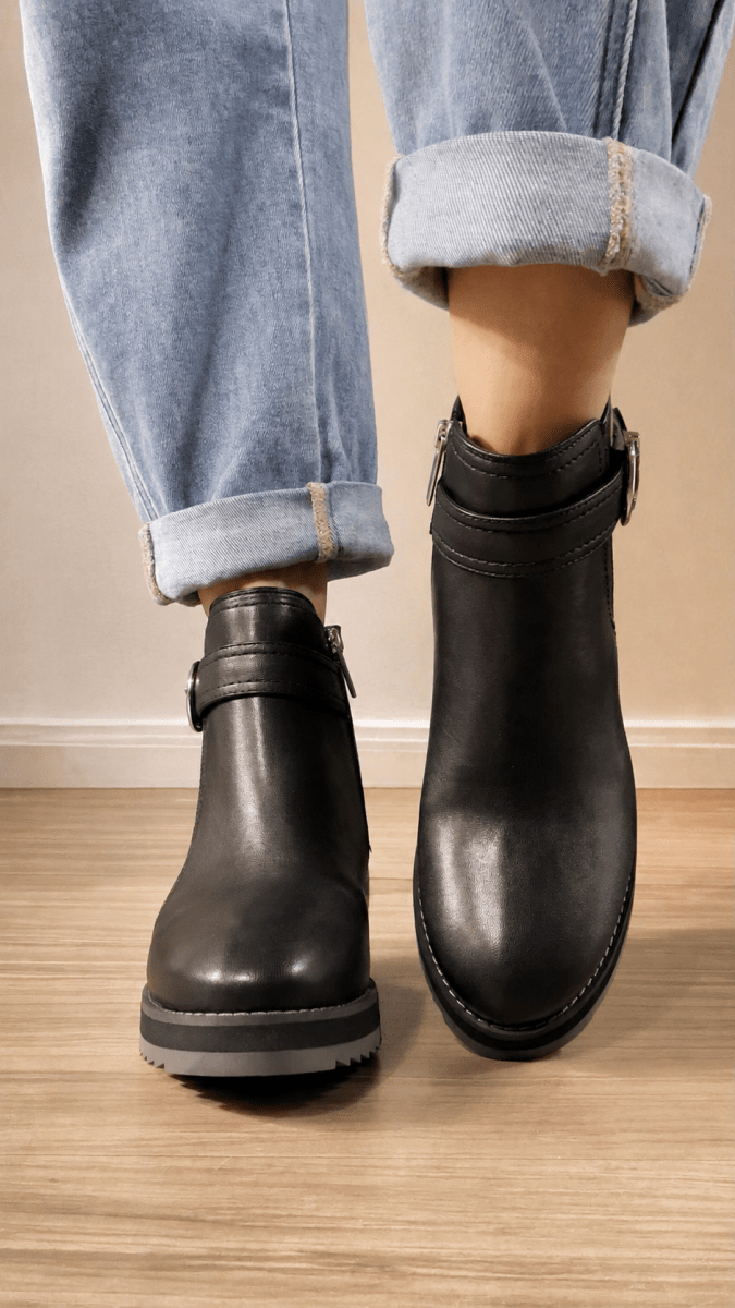 Corky's Black Intuition Boots