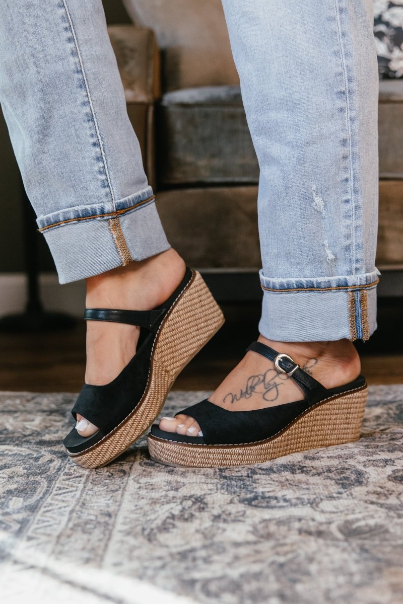 Corky's Black Treat Yourself Wedges