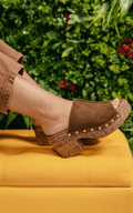 Corky's Chestnut Gaslight Wedges
